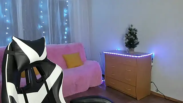 KisaModel online show from January 6, 2026, 1:42 am