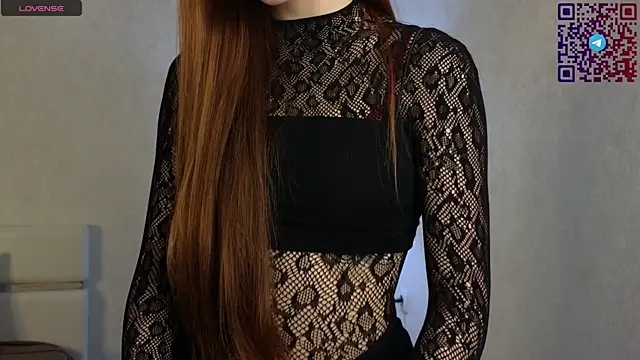 VelvetZephra online show from May 7, 2026, 5:05 pm