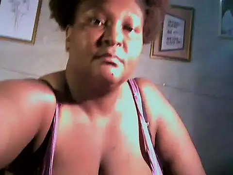 sweetmilkylady online show from April 14, 2026, 2:49 am