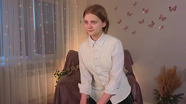 HazeElariel online show from March 23, 2026, 3:12 pm