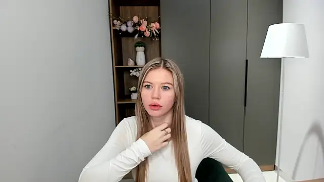 TowandaKaiser online show from December 14, 2025, 3:24 am