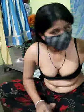 Snapshot of Cuple_masti72 chatting on January 12, 2026, 8:43 am Cuple masti72 online show from January 12, 2026, 8:43 am