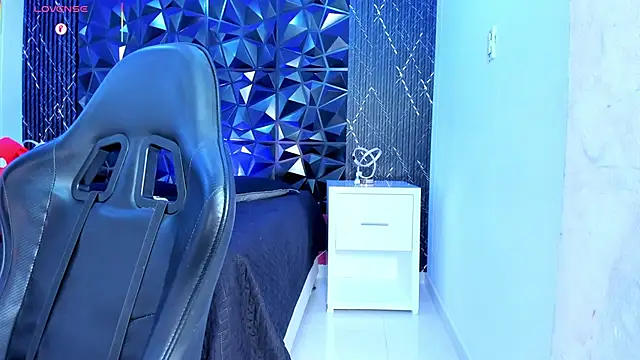 AriadnaLoren online show from March 22, 2026, 4:16 am