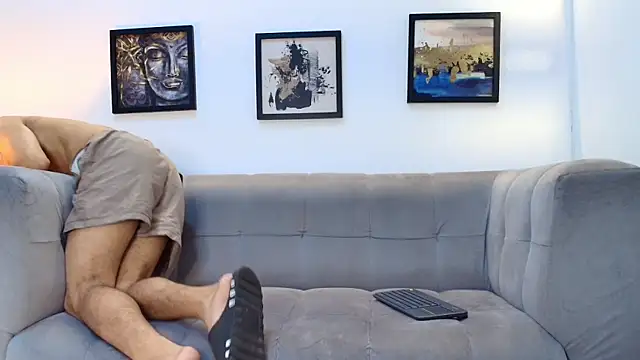 YOUNG GUYS1 online show from March 24, 2026, 7:52 am