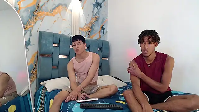 Snapshot of YOUNG_GUYS1 chatting on February 5, 2026, 1:23 am YOUNG GUYS1 online show from February 5, 2026, 1:23 am