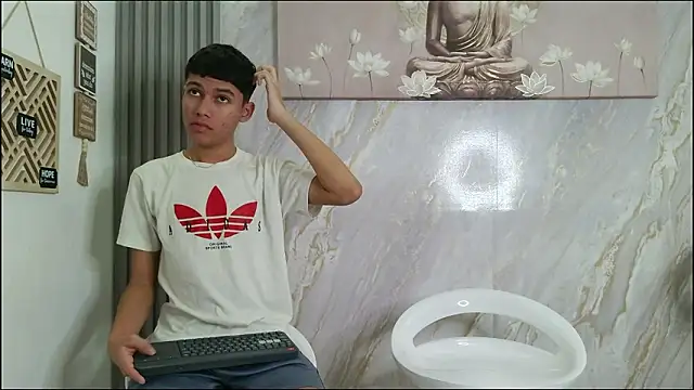 Snapshot of HORNY_PRETTY chatting on February 10, 2026, 1:32 pm HORNY PRETTY online show from February 10, 2026, 1:32 pm