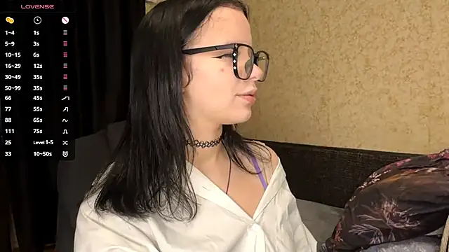 Eva blo0m online show from December 19, 2025, 1:02 pm