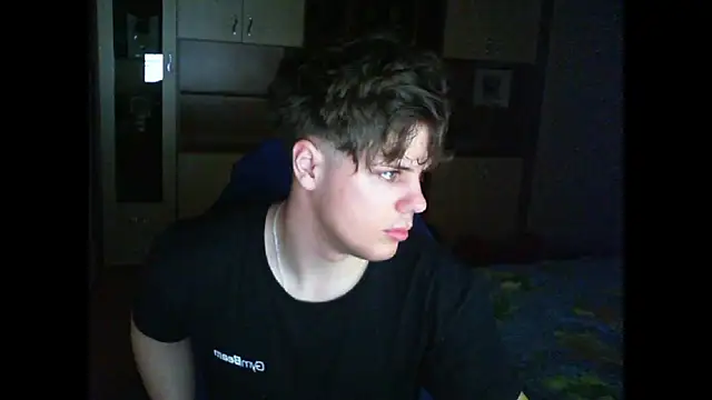 GymGuy0505 online show from January 12, 2026, 3:41 pm