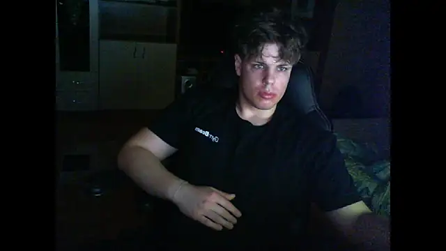 GymGuy0505 online show from February 14, 2026, 11:27 pm