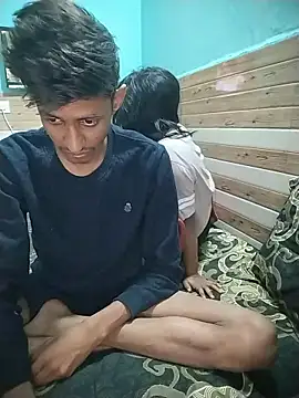 Snapshot of xoupleaura chatting on January 7, 2026, 8:14 pm xoupleaura online show from January 7, 2026, 8:14 pm