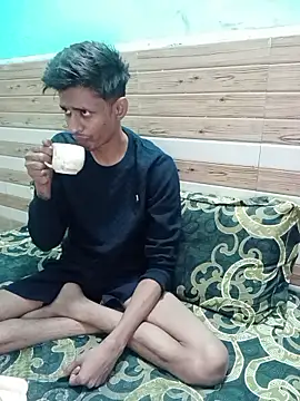 Snapshot of xoupleaura chatting on January 5, 2026, 6:44 pm xoupleaura online show from January 5, 2026, 6:44 pm