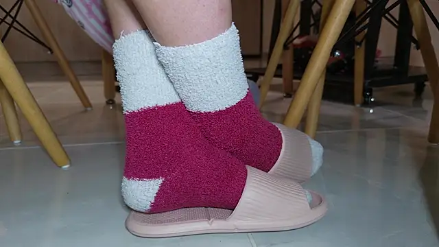 Snapshot of Feetbeth chatting on July 12, 2026, 7:09 am Feetbeth online show from July 12, 2026, 7:09 am