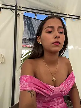 Valeria-escobar online show from December 22, 2025, 1:33 pm