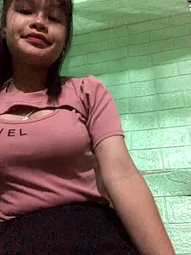 Snapshot of Pege-nii chatting on January 15, 2026, 10:51 am Pege-nii online show from January 15, 2026, 10:51 am