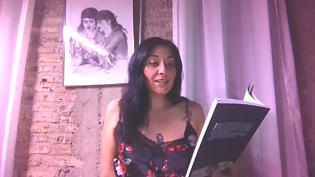 DommeVioleta online show from July 13, 2026, 5:29 am