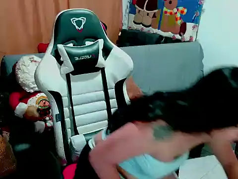 Snapshot of milk_hot_mafe chatting on December 19, 2025, 3:54 am milk hot mafe online show from December 19, 2025, 3:54 am