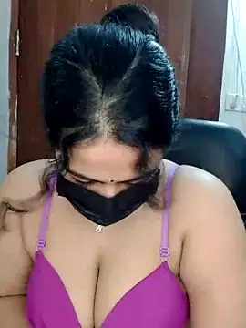 nosrat014 online show from April 16, 2026, 8:37 am