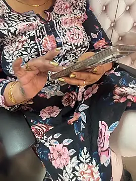 butterflyslay online show from April 8, 2026, 4:08 pm