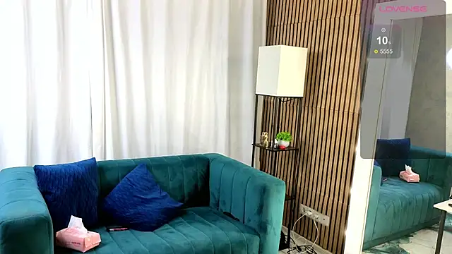 Snapshot of ViollaBloom chatting on February 20, 2026, 6:26 am ViollaBloom online show from February 20, 2026, 6:26 am