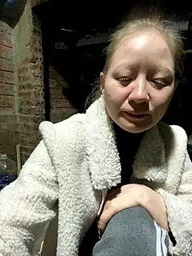 Snapshot of mana-ala chatting on January 14, 2026, 11:30 pm mana-ala online show from January 14, 2026, 11:30 pm