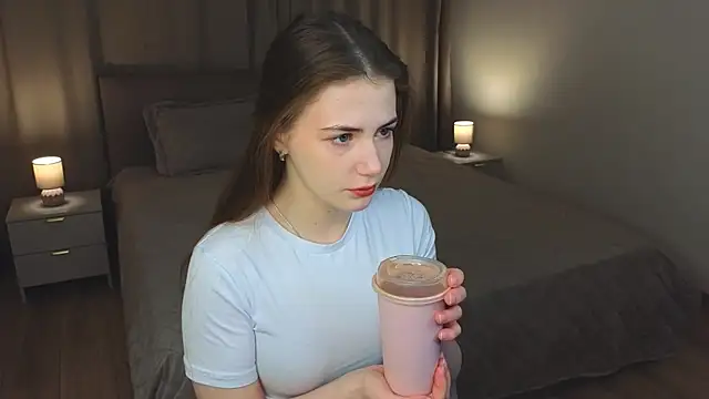 Snapshot of LouieRemeder chatting on December 22, 2025, 4:12 am LouieRemeder online show from December 22, 2025, 4:12 am