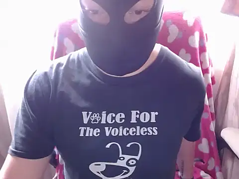 Snapshot of 666maskgirl chatting on January 15, 2026, 5:05 pm 666maskgirl online show from January 15, 2026, 5:05 pm