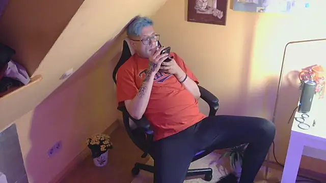 AskAveryAnything online show from April 23, 2026, 9:49 pm