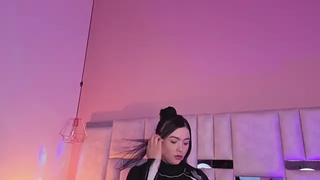 kylie river online show from May 19, 2026, 11:50 am