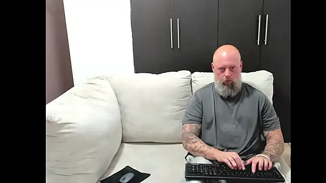 Snapshot of Aurora_and_the_beast chatting on March 2, 2026, 6:15 pm Aurora and the beast online show from March 2, 2026, 6:15 pm