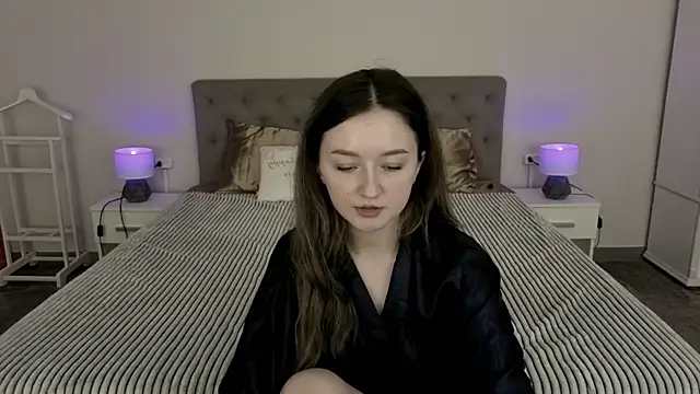 CyrenaLuxe online show from March 30, 2026, 7:59 pm