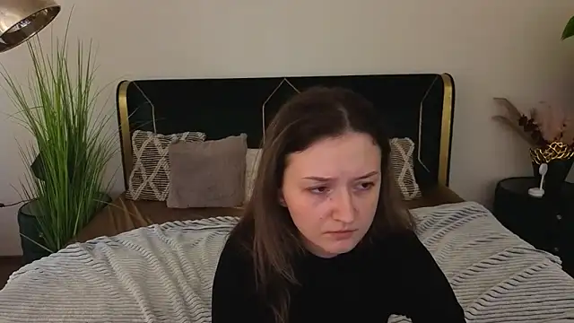 CyrenaLuxe online show from March 21, 2026, 8:19 am