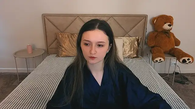 CyrenaLuxe online show from April 6, 2026, 2:18 pm