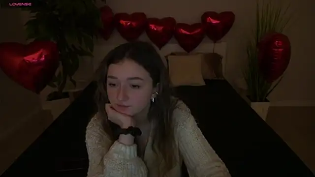 CyrenaLuxe online show from February 9, 2026, 5:00 pm