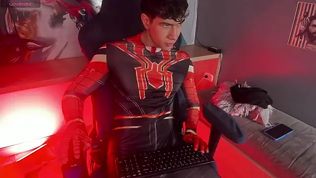 Snapshot of Criss_Adams chatting on February 2, 2026, 2:32 am Criss Adams online show from February 2, 2026, 2:32 am