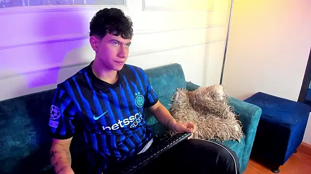 Snapshot of Criss_Adams chatting on February 26, 2026, 12:05 pm Criss Adams online show from February 26, 2026, 12:05 pm