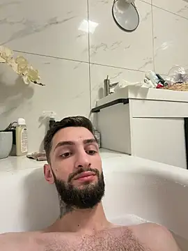 Juliann69Ramiro online show from January 31, 2026, 9:35 pm