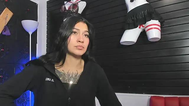 Snapshot of MiaFox_03 chatting on February 11, 2026, 2:39 pm MiaFox 03 online show from February 11, 2026, 2:39 pm