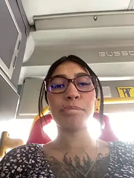 MiaFox 03 online show from April 10, 2026, 3:19 pm