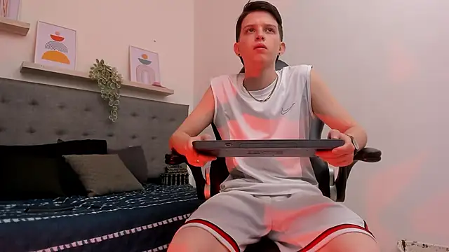 sebastamayo  online show from December 19, 2025, 8:44 pm