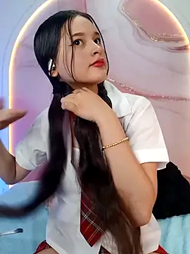 Jasmineloki online show from March 13, 2026, 7:41 pm