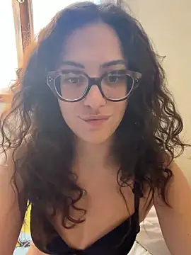 CoquineCharmeuse online show from April 2, 2026, 1:29 pm