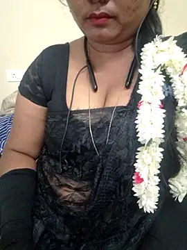 Snapshot of Palkova12 chatting on February 18, 2026, 6:04 pm Palkova12 online show from February 18, 2026, 6:04 pm