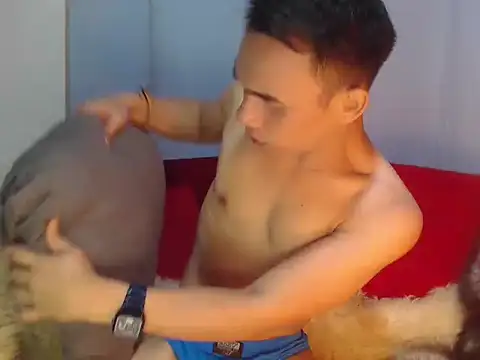 hotasianguyxxx online show from December 14, 2025, 12:44 pm