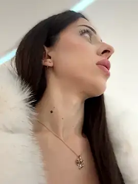 YeaLina online show from January 8, 2026, 11:16 am