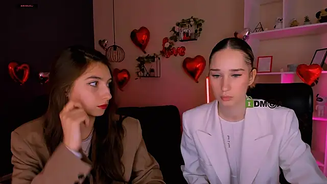 mila firee online show from February 20, 2026, 9:33 am