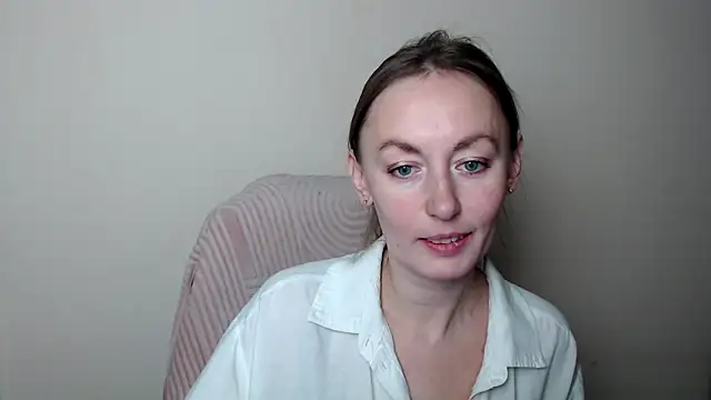 LiaSeass  online show from February 19, 2026, 7:49 am