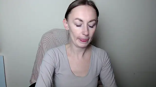 LiaSeass  online show from March 17, 2026, 12:52 pm