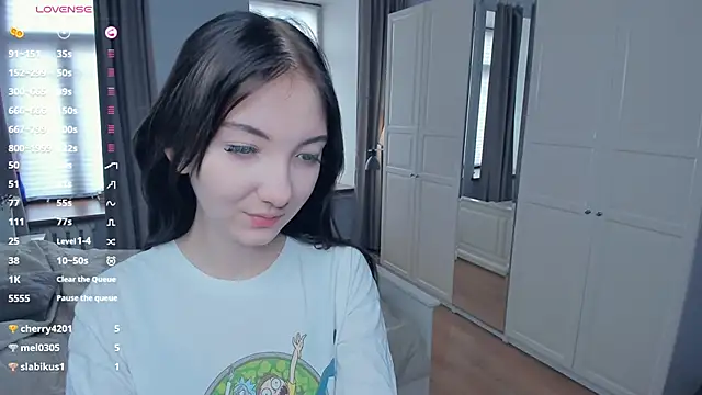 JanettVeld online show from December 14, 2025, 9:04 am