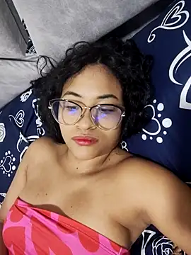 DAFNNEE HOT online show from April 7, 2026, 3:58 pm