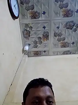 SHARIF12123 online show from December 17, 2025, 12:43 pm